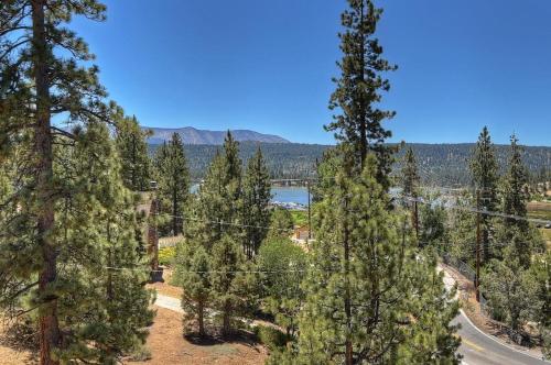 033 - Bruin Trail Retreat – Photos 3