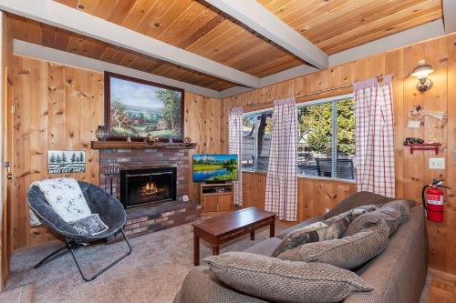 044 - Lazy Bear Chalet – Photos 2