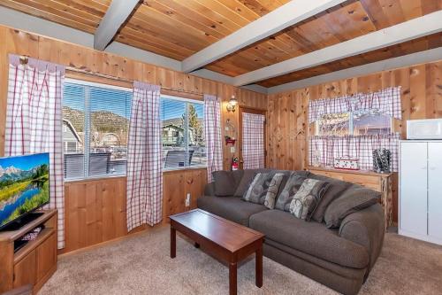 044 - Lazy Bear Chalet – Photos 4