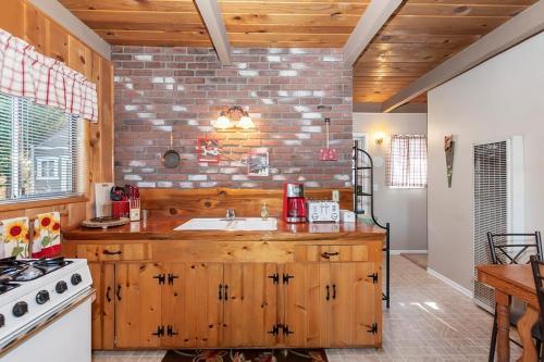 044 - Lazy Bear Chalet – Photos 5