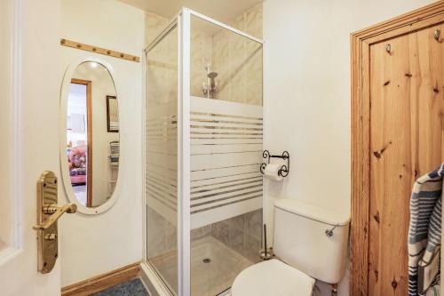 Kylpyhuone majoituspaikassa Sail Loft Annexe