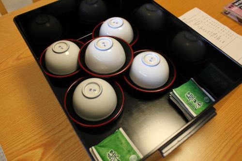 a black box with a group of white computer mice at LiVEMAX RESORT Hakodate Greenpia Onuma in Mori