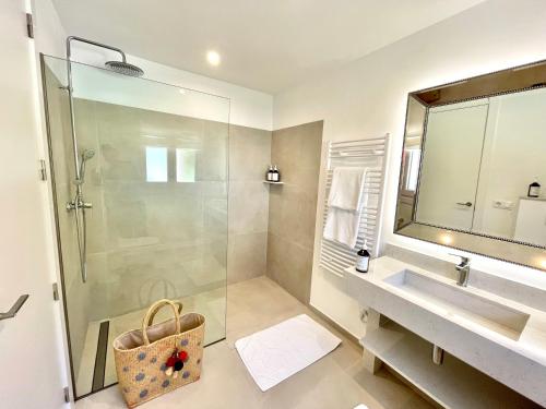 A bathroom at Jávea Apartment Terra