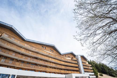 an external view of a building at Vacancéole - Les Ecrins d'Auris in Auris
