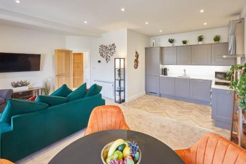 Host & Stay - Market View