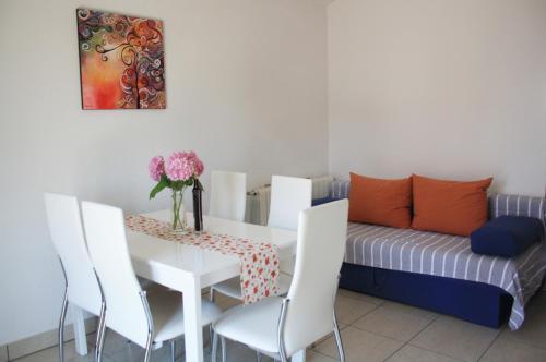 Posedenie v ubytovaní Apartment in Vodice with sea view, balcony, air conditioning, WiFi 612-4