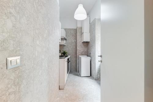 TREVI FOUNTAIN - SHABBY - RomeDreamHome