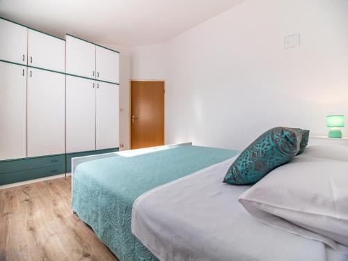 Apartment with Parking Mendula Medulin