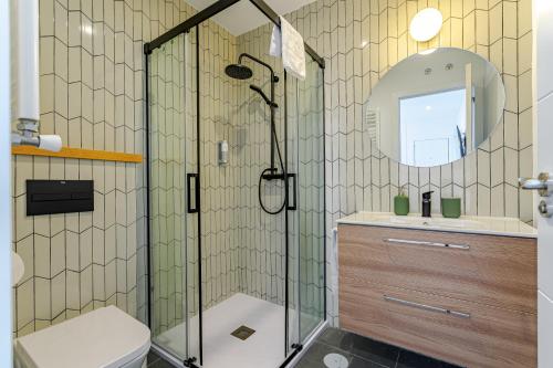 Vallecano Apartments by Olala Homes photo 89