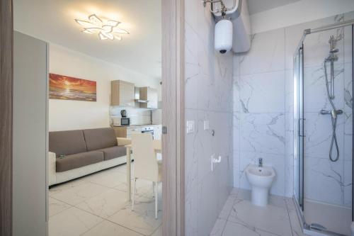 A bathroom at Planet Suite 103