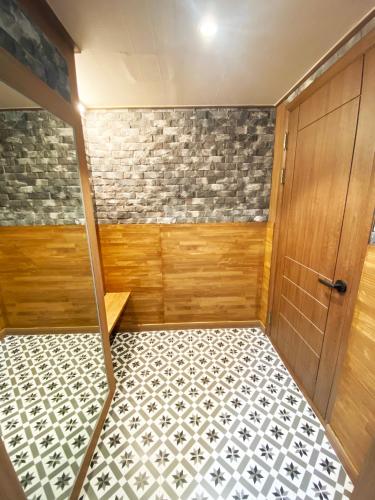 Postel nebo postele na pokoji v ubytování Luxe & Suite Room