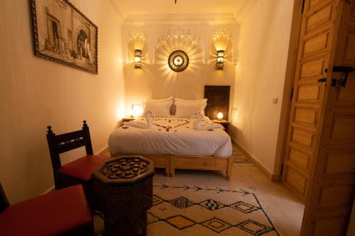 Riad El Habibにあるベッド