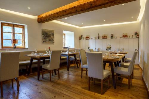 Weinhaus Nigl - Hotel, Restaurant und Spaにあるレストランまたは飲食店