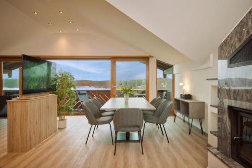 Posezení v ubytování Hotel Seeblick & Ferienwohnung