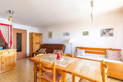 Photo de la galerie de l'établissement Apartment with Balcony and View, au Grand-Bornand