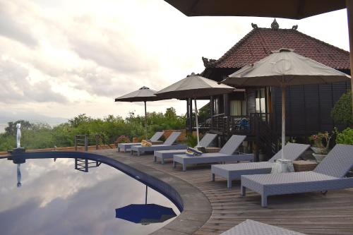 Kolam renang di atau dekat dengan Bali Belva