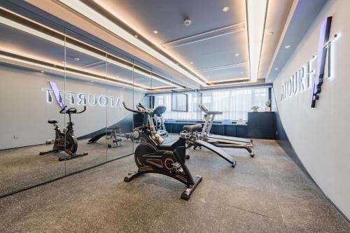 Γυμναστήριο ή/και όργανα γυμναστικής στο Atour Hotel Wuxi Yuantouzhu Scenic Area Qianrong Road