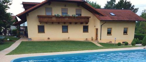 Kolam renang di atau dekat dengan Ferienwohnung Lex