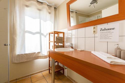Bilik mandi di Strandhaus Wustrow - Wohnung 4