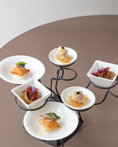 Makanan di atau berdekatan hotel