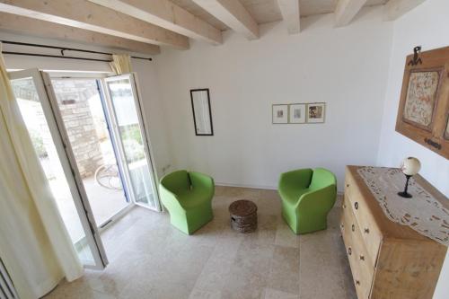 Posedenie v ubytovaní Istrian villa with unique sea view