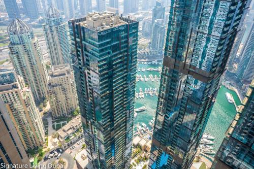 Luxury apartment 2BD, 65 floor Torch, Marina, pool