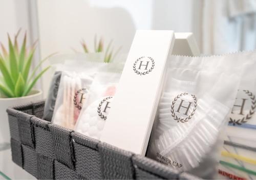 a basket filled with white and black wrapping paper at Hotel Post Sindelfingen in Sindelfingen