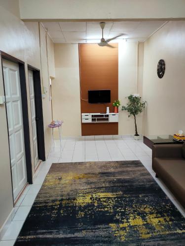 TV/trung tâm giải trí tại Yomie’s Homestay Murah Besut