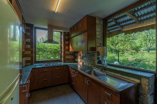 Gallery image of StayVista at The Kathguni House in Manāli