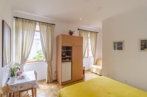 Rooms Lovrijenac