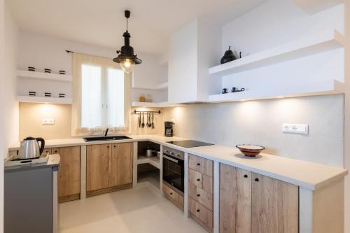 Lito House - Skopelos Town Within Reach