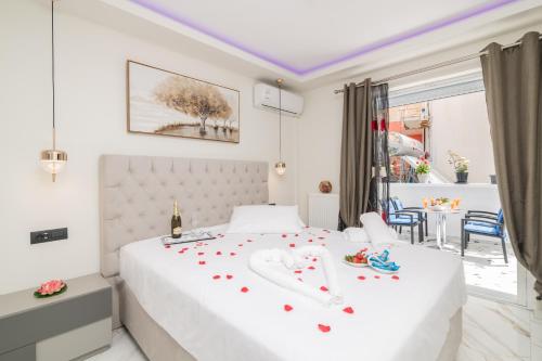 Alkeos Suite by "elite"