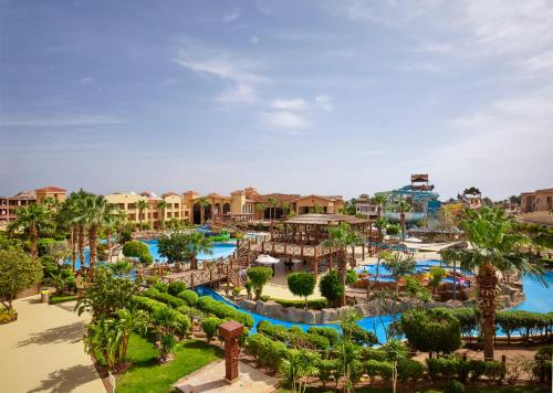 Bassein majutusasutuses Coral Sea Aqua Club Resort või selle lähedal