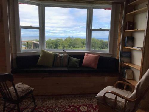 Rose Cabin @ The MareGold Centre – Photos 4