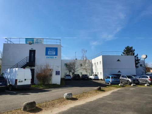 Gambar di galeri bagi Kyriad Direct Orleans - Olivet - La Source di Olivet