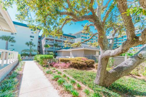 Stunning Views!!-Oceanfront Villa-Heated Pool-Private Balcony-Tiki Bar-Walk to Coligny Plaza photo 17