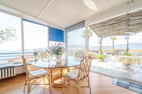 Kép Aurelia Panoramic Seaside Apartment szállásáról Zoagliban a galériában