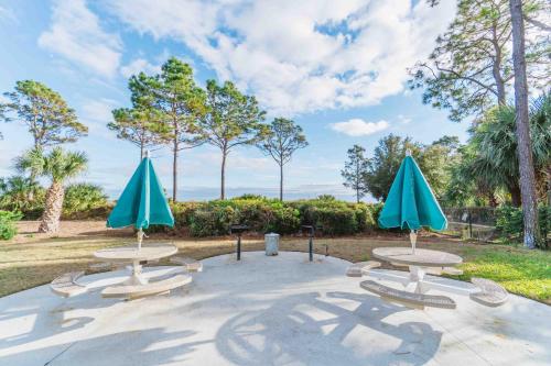 Stunning Views!!-Oceanfront Villa-Heated Pool-Private Balcony-Tiki Bar-Walk to Coligny Plaza photo 42