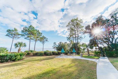 Stunning Views!!-Oceanfront Villa-Heated Pool-Private Balcony-Tiki Bar-Walk to Coligny Plaza photo 41