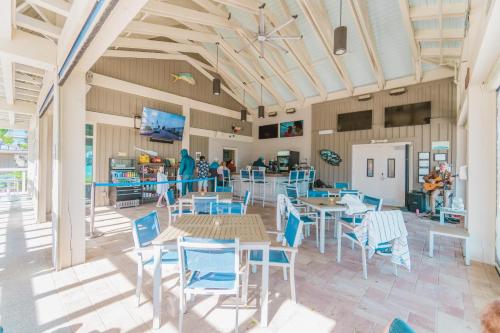 Stunning Views!!-Oceanfront Villa-Heated Pool-Private Balcony-Tiki Bar-Walk to Coligny Plaza photo 64