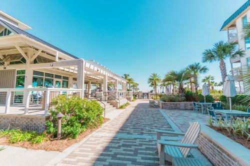 Stunning Views!!-Oceanfront Villa-Heated Pool-Private Balcony-Tiki Bar-Walk to Coligny Plaza photo 30