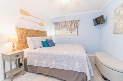 Stunning Views!!-Oceanfront Villa-Heated Pool-Private Balcony-Tiki Bar-Walk to Coligny Plaza photo 60
