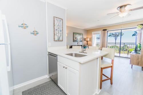 Stunning Views!!-Oceanfront Villa-Heated Pool-Private Balcony-Tiki Bar-Walk to Coligny Plaza photo 26