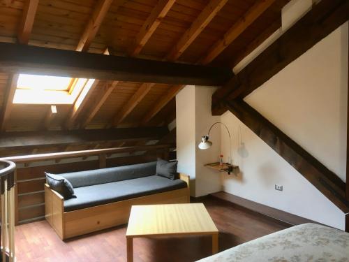 Katil atau katil-katil dalam bilik di Attico con soppalco in Val di Sole, Trentino