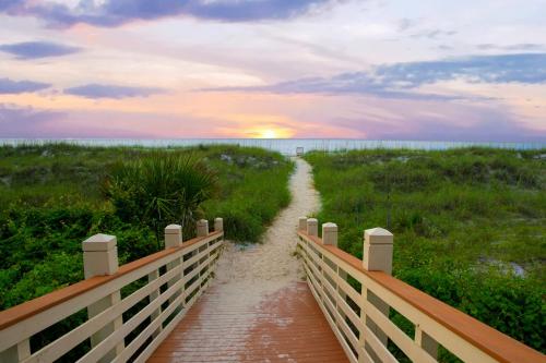 Stunning Views!!-Oceanfront Villa-Heated Pool-Private Balcony-Tiki Bar-Walk to Coligny Plaza photo 37