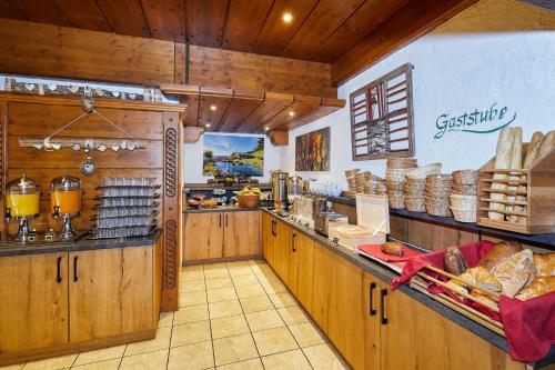 A cozinha ou kitchenette de Hotel Rupertihof
