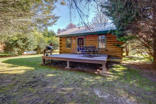 Κήπος έξω από το Cobb Creek Cabins