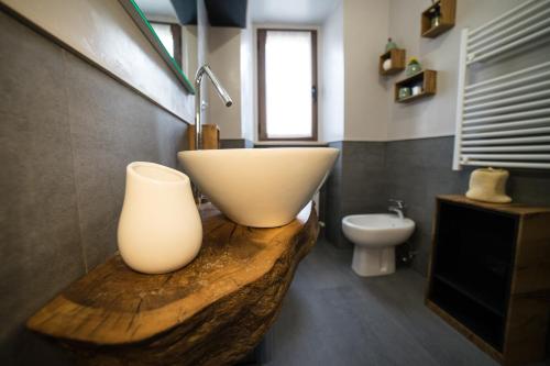 Gallery image of Bed & Bike Frasassi in Falcioni