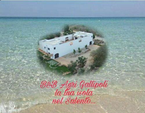 サンニコーラにあるAgri Gallipoliの海上の島家