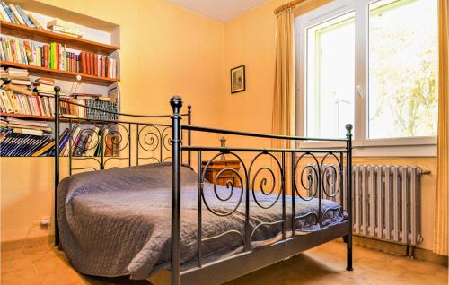 Легло или легла в стая в Pet Friendly Home In Montignargues With Private Swimming Pool, Can Be Inside Or Outside